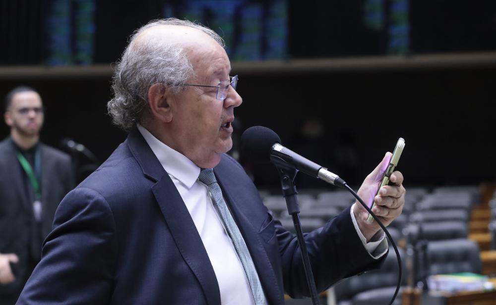 PEC quer dividir poder presidencial e mudar sistema eleitoral no Brasil