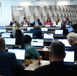CCJ: debatedores temem custos, prazos e harmonização na transição da reforma tributaria
