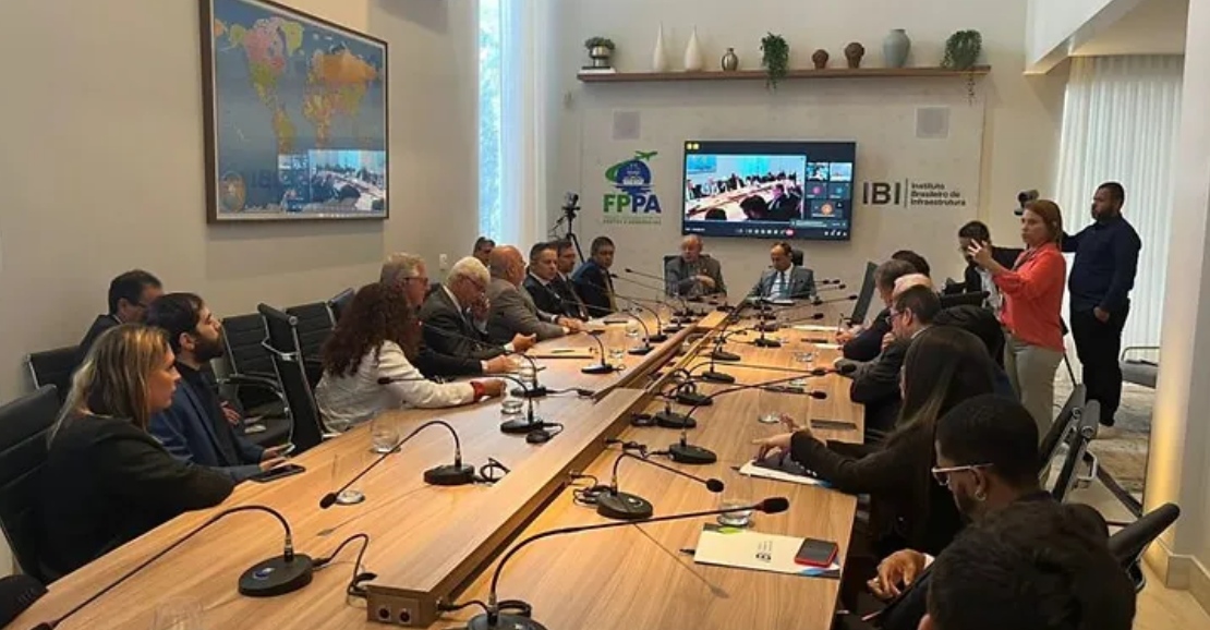 Reforma tributária tem DNA pé vermelho