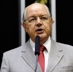 A dependência econômica-industrial brasileira perante à China.