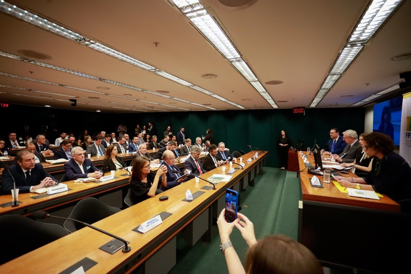 ABDE e Frente Parlamentar lançam Agenda Legislativa 2025