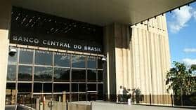 Parlamentares aproveitaram a sessão na Câmara dos Deputados em comemoração dos 60 anos do Banco Central para pedir a redução dos juros no País