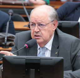 Cigarros e bebidas adulteradas matam!