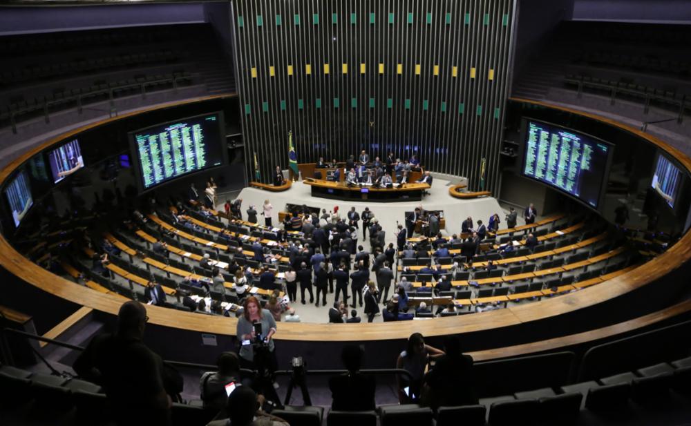 Câmara aprova texto-base de projeto que reduz penas dos condenados por tentativa de golpe de estado