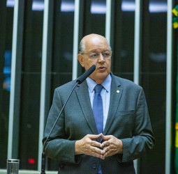 Hauly comemora aprovação de regras mais duras para punir devedores contumazes