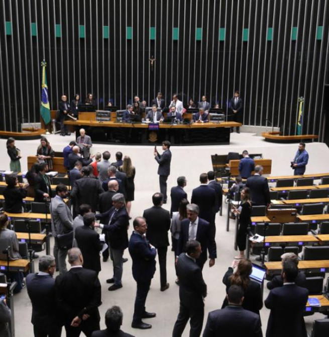 Câmara aprova reforma tributária, eleva carga sobre JCP e apostas em sessão maratona