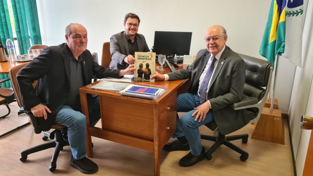 CFT apoia projeto de lei que beneficia técnicos industriais