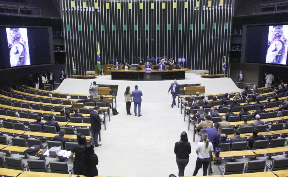 Análise: PEC do Semipresidencialismo reúne 181 assinaturas |