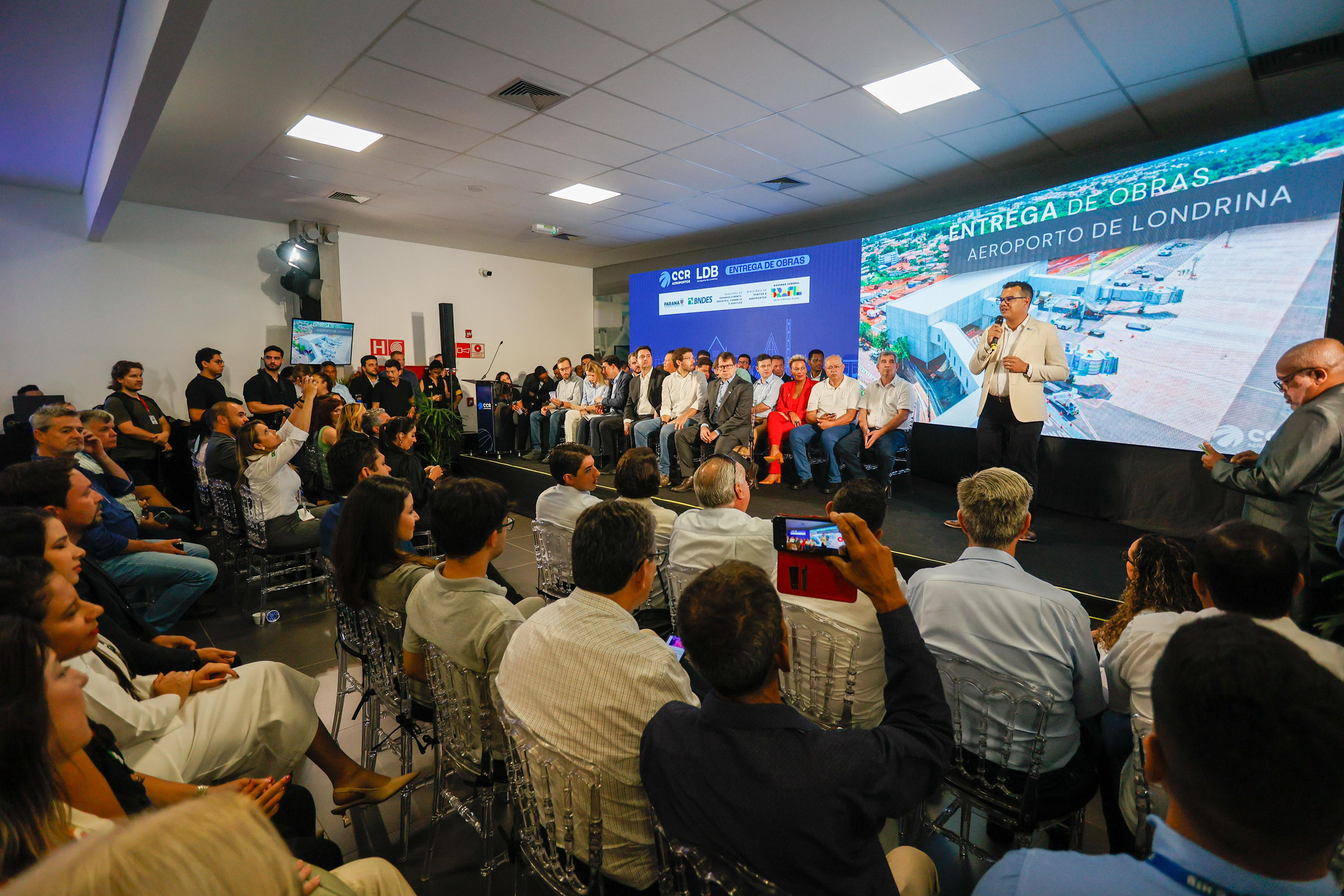 Hauly participa da solenidade de entrega da ampliação do Aeroporto de Londrina