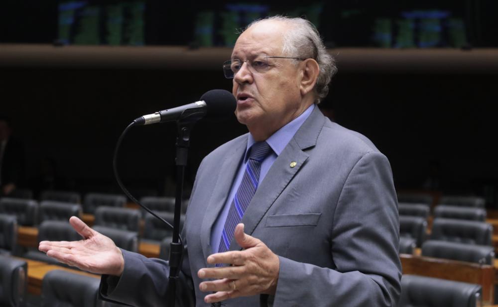 Proteger o Brasil de investimentos estrangeiros em áreas estratégicas