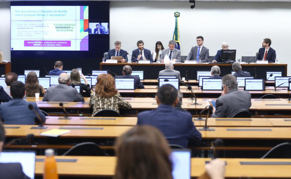 Comissão Especial do IR aprova requerimento para ouvir Barreirinhas e mais 55 especialistas