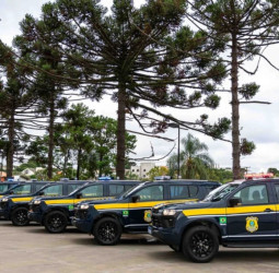 PRF recebe 27 novas viaturas para operação no Paraná