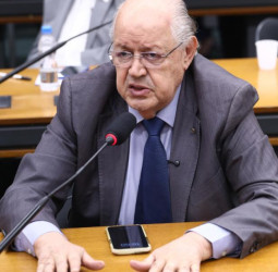 Participantes de seminário na Câmara apontam necessidade de correção dos tetos do MEI e do Simples