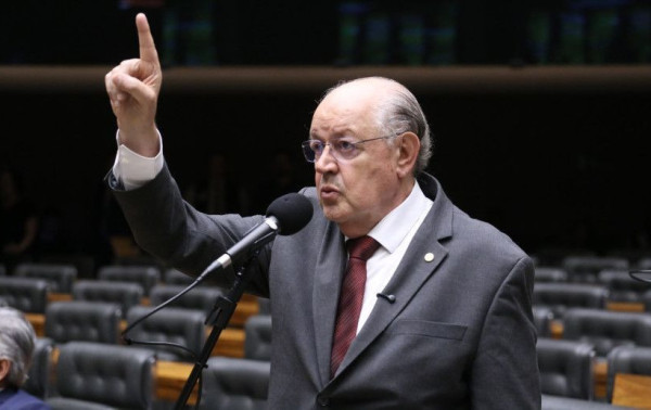 CORREIO POLÍTICO | Hauly quer acelerar reforma tributária